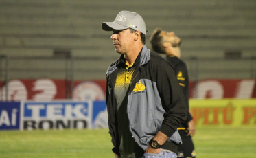 Tigre briga até o fim, desconta, mas esbarra em Bruno Grassi na Série C