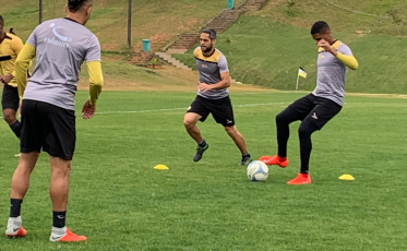 Tigre enfrenta o Paraná Clube em crise