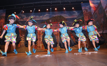 Tiquinhos encenam Pinóquio no Elias Angeloni