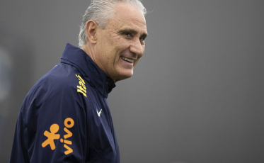 Tite não confirma substitutos de Danilo e Neymar em jogo contra Suíça