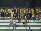 Inédito: Torcida visitante sai antes do estádio em Goiás