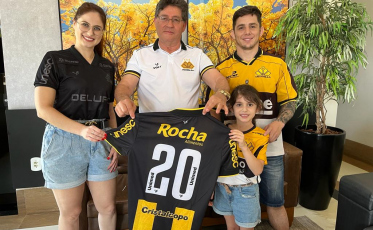 Com a família, torcedor do Tigre acompanha a estreia do time em Ariquemes: 