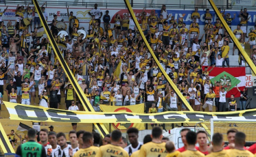 Torcidas têm 15 dias para deixar suas sedes