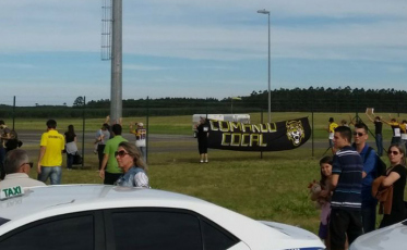 Torcedores cobram delegação do Criciúma na volta de mais uma derrota