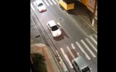 Apoio carvoeiro nas ruas de Criciúma (VÍDEO)