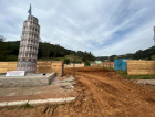 Obras da réplica da Torre de Pisa avançam em Pedras Grandes (FOTOS E VÍDEOS) 