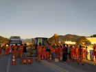 Palhoça: em protesto contra salários atrasados, trabalhadores fecham a BR-282