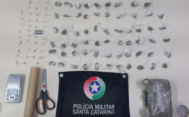 Polícia Militar localiza drogas e prende dois homens no Renascer 