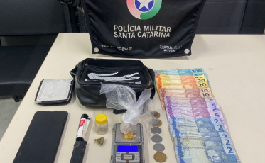 Criciúma: Polícia Militar apreende drogas com adolescente 