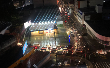 Chuva traz caos ao trânsito de Criciúma