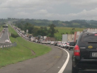 Trânsito intenso e lento na BR-101 
