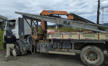 Para abrir operação, transportes irregulares na BR-101