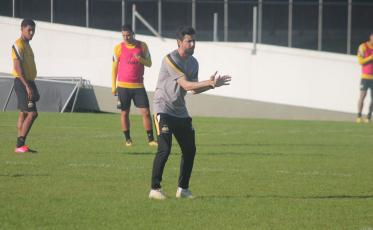 Tigre deverá ter três zagueiros contra o Guarani de Palhoça