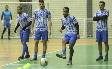 Treino do Caravaggio é realizado no ginásio nesta quinta-feira