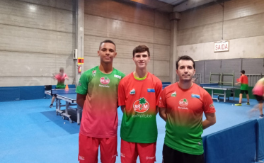 Tênis de Mesa do Mampituba em treino com a Seleção