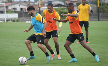 Na volta aos trabalhos, jogadores treinam em dois períodos
