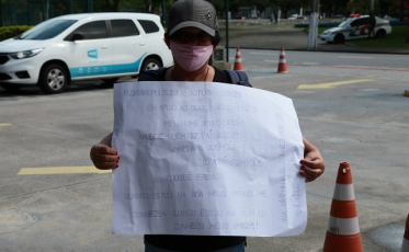 Um solitário cartaz para Carlos Moisés