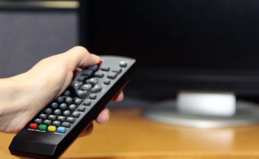 TV por assinatura perde 787.513 contratos em 12 meses