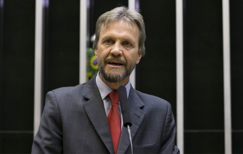 PT protocola projeto que prevê prisão de até seis anos por perseguição política no trabalho