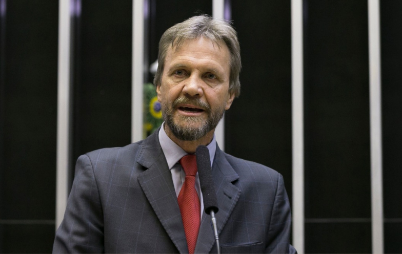 PT atualiza estado de saúde de Pedro Uczai após desmaio na Câmara