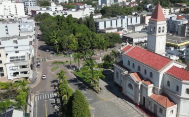 Cidade de colonização italiana de SC abre processo seletivo com salários de até R$ 23,9 mil