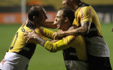 Baier elogia e quer contar com Silvinho contra o Figueirense