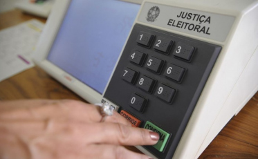 Lei Eleitoral restringe atos do poder público a partir de hoje