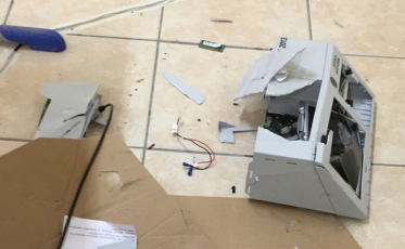 Homem quebra urna e vai preso (VÍDEO)