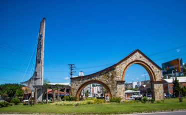 Apagão deixa cidade de SC cinco horas sem energia 