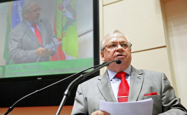 Ex-deputado tenta voltar à Alesc pelo partido do Eymael