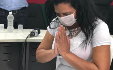 Colaboradores e médicos do Hospital São José recebem dose da vacina