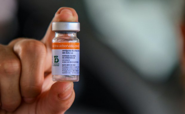 Procon notifica plataforma on-line por falso anúncio de venda da vacina contra Covid-19