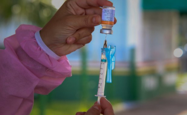 Estado garante vacinar toda a população acima de 18 anos até outubro