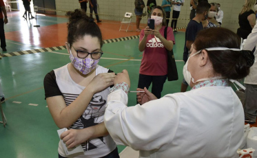 Brasil supera marca de 90% da população-alvo vacinada com a 1ª dose