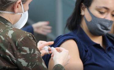 Mais de 3,5 mil doses de vacina contra a Covid-19 aplicadas em Criciúma neste sábado