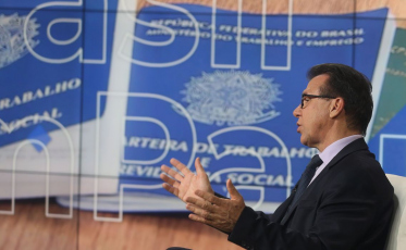 Salário mínimo deve ter novo reajuste no dia 1º maio