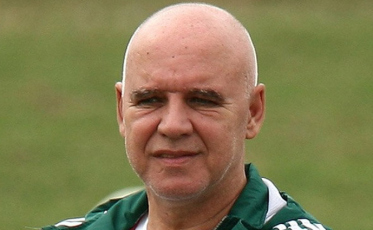 Espinosa diz que Tite devolveu alegria ao futebol brasileiro