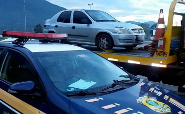 PRF recupera veículo clonado. Carro original estava à venda