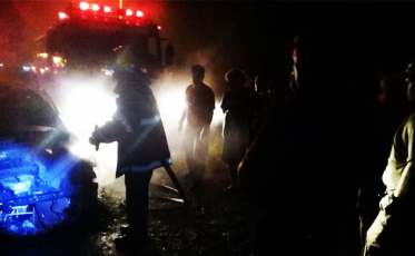 Veículo é incendiado no bairro Santo Antônio, em Criciúma
