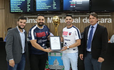 Vereadores entregam moção ao Içara FC pela conquista da série B da Larm