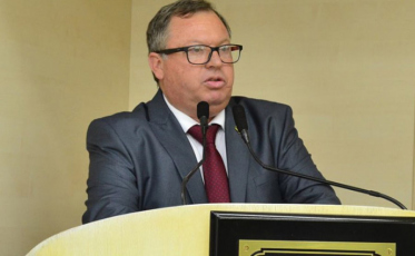 Vereador propõe maior transparência no estoque de remédios