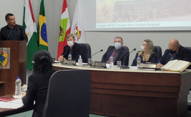 Vereadores de Forquilhinha cobram conclusão de obra no  Ouro Negro