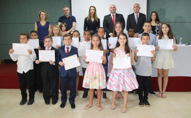 Estão empossados os vereadores mirins de Criciúma