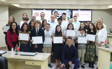 Câmara Municipal de Criciúma diploma os novos vereadores mirins