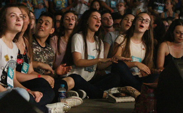 Luau encerra segundo dia de Vinde e Vede