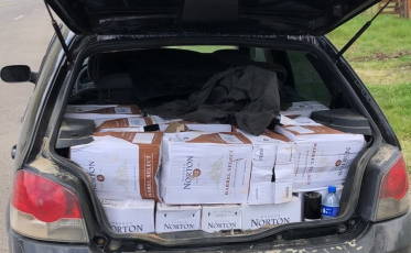 Polícia apreende veículo de Criciúma com 473 garrafas de vinho na Serra