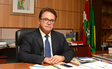 Catarinense pode ser ministro do Turismo