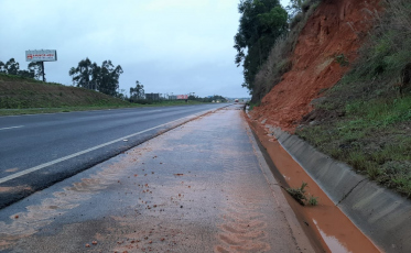 Há risco de novo deslizamento na Via Rápida