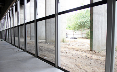 Começa instalação de fachada de vidro no Paço Municipal