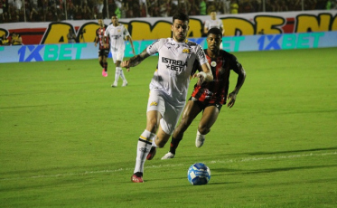 Com dores na coxa, Felipe Vizeu será avaliado pelo departamento médico